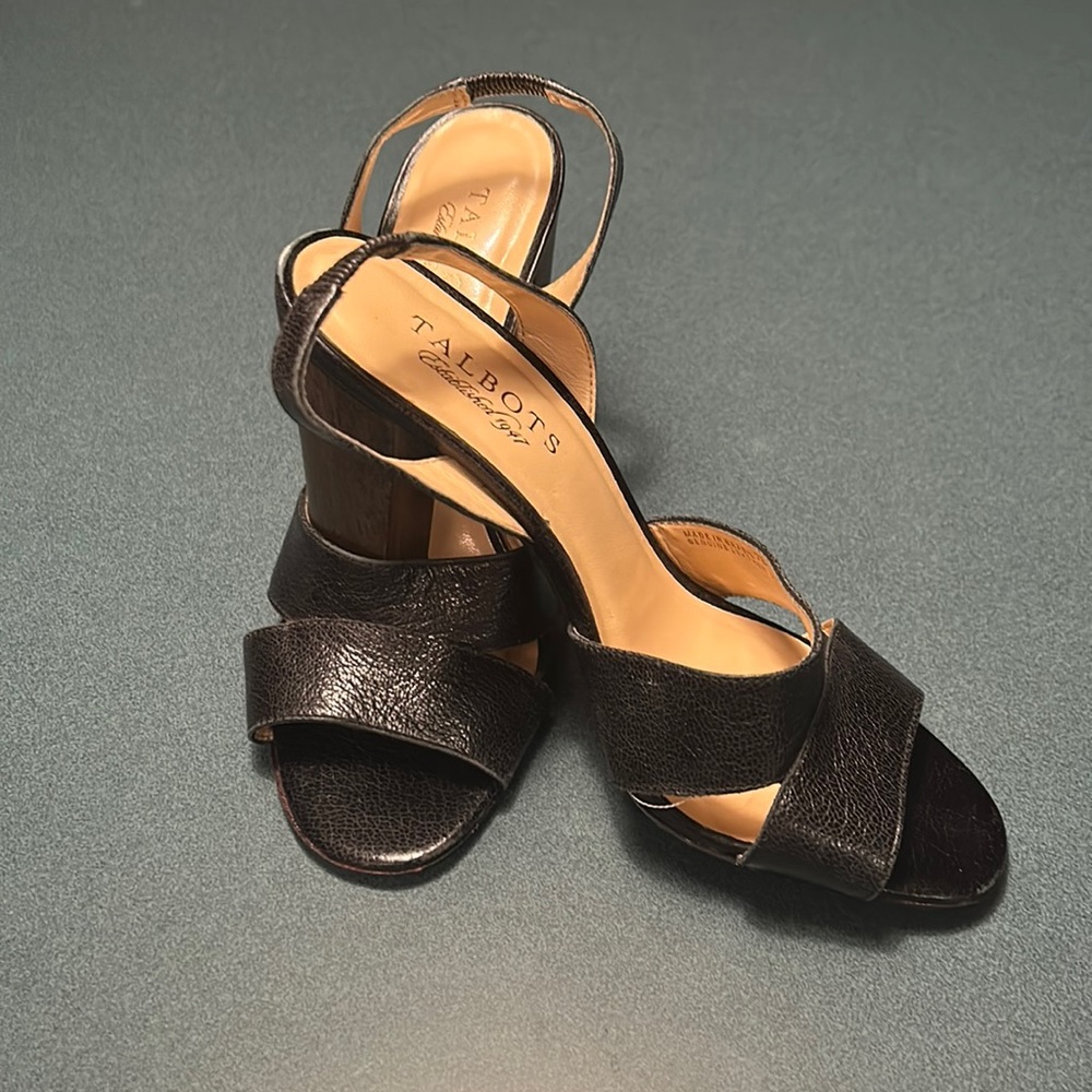 TALBOTS LEATHER SLINGBACKS